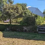 Paisible Avec Jardin Et Possibilite D'animaux A - Fr-1-589-814 * Gruey-les-Surance