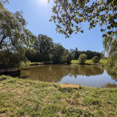 Casa de Férias Paisible Avec Jardin Et Possibilité D'animaux à Gruey-lès-surance - Fr-1-589-814 *