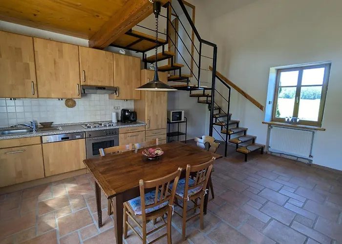 Paisible Avec Jardin Et Possibilite D'animaux A - Fr-1-589-814 * Gruey-les-Surance